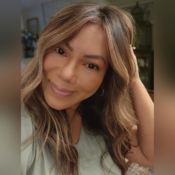 Meet your Posher, Gladys - Picture 2 of 2